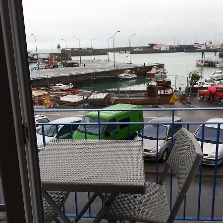 Escale Avec Vue Mer Sur Les Quais De L'Ile D'Yeu Luaran gambar
