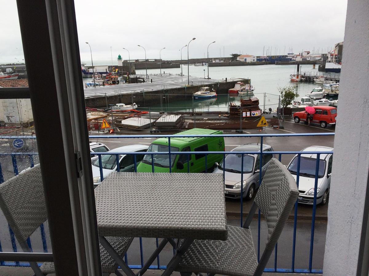 Escale Avec Vue Mer Sur Les Quais De L'Ile D'Yeu Luaran gambar
