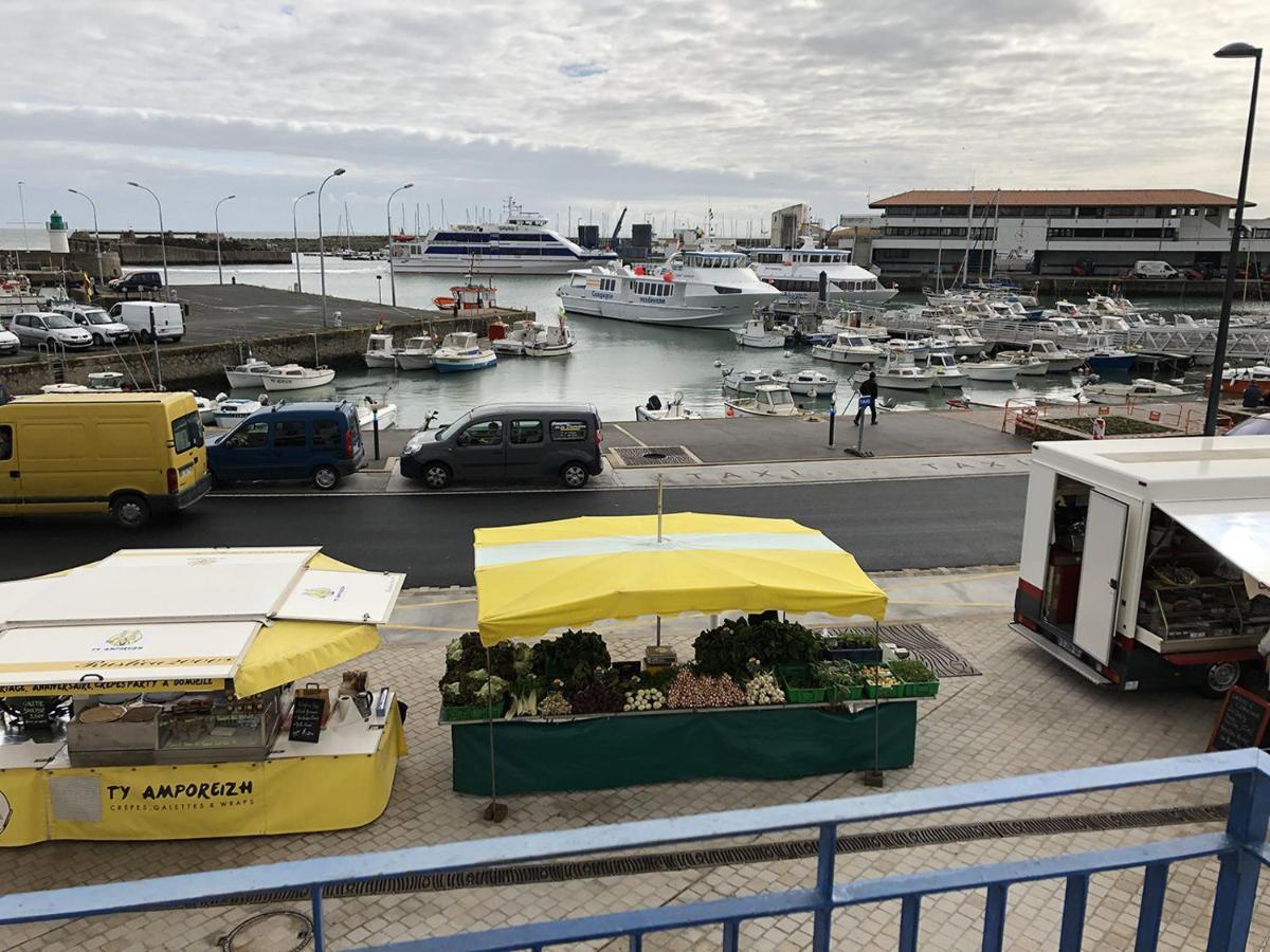 Escale Avec Vue Mer Sur Les Quais De L'Ile D'Yeu Luaran gambar